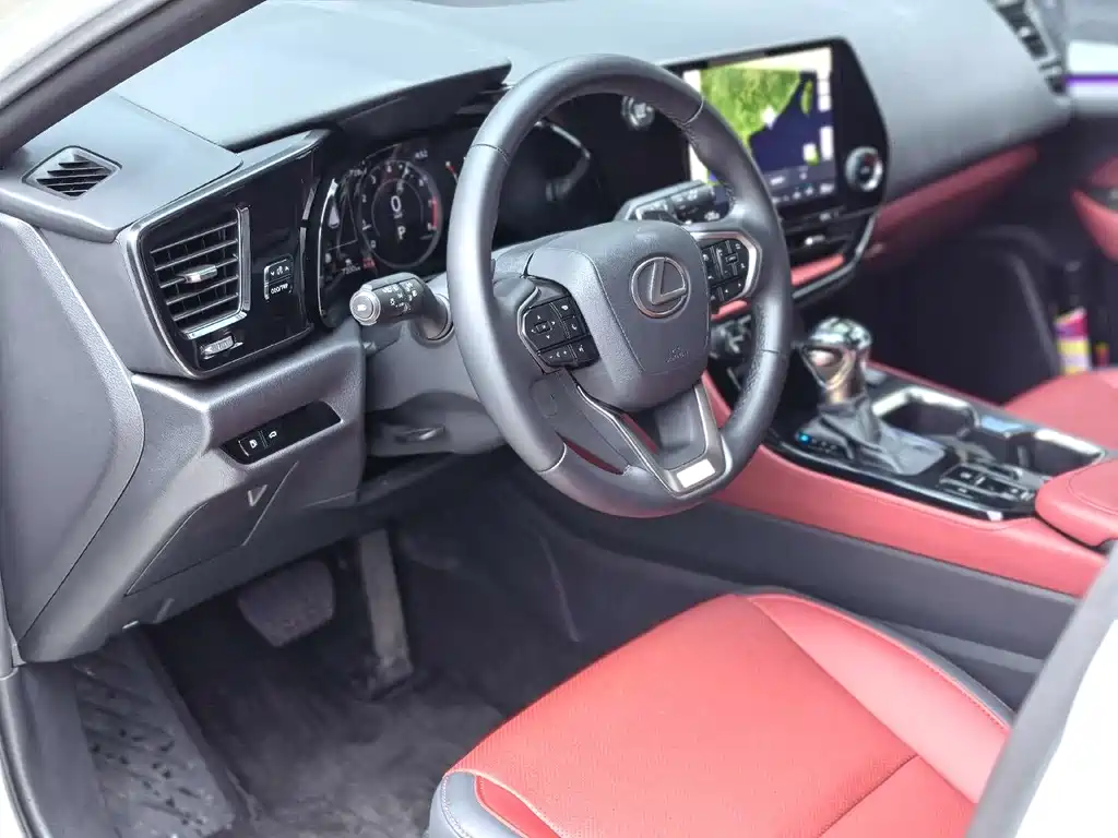 Lexus NX 2025