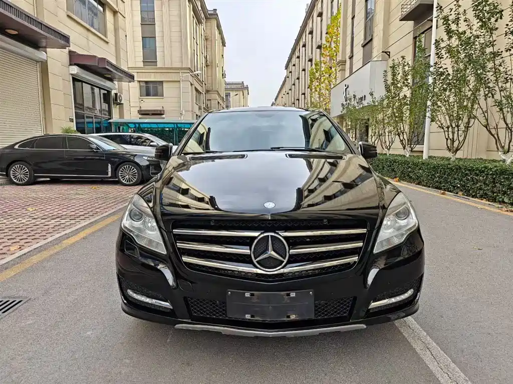 Mercedes-Benz R-Class 2017 — фото 24