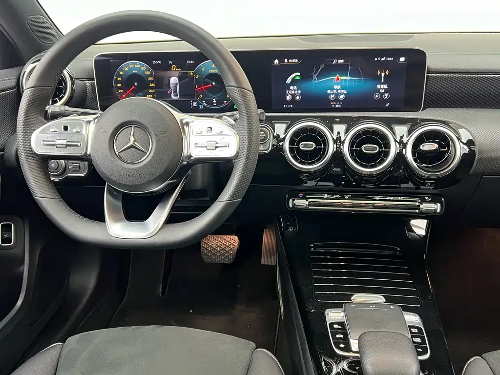 Mercedes-Benz A-Class 2019 — фото 8