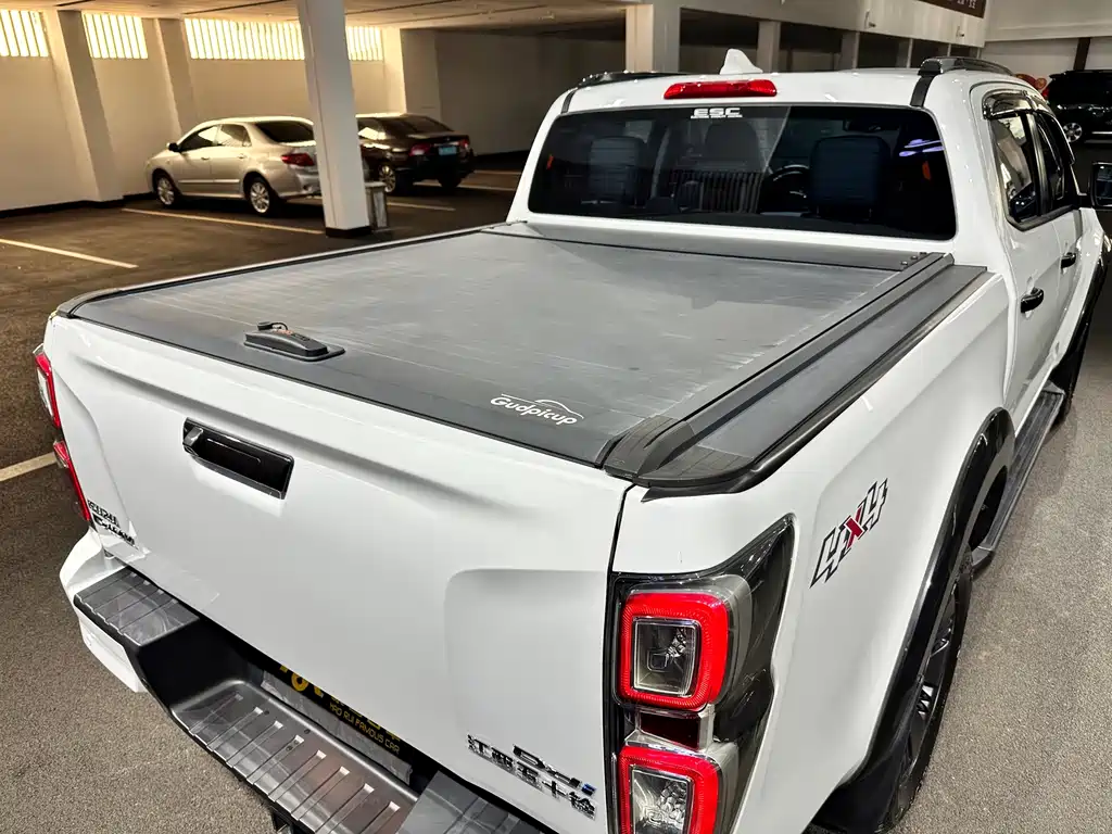 Isuzu D-MAX 2023 — фото 18