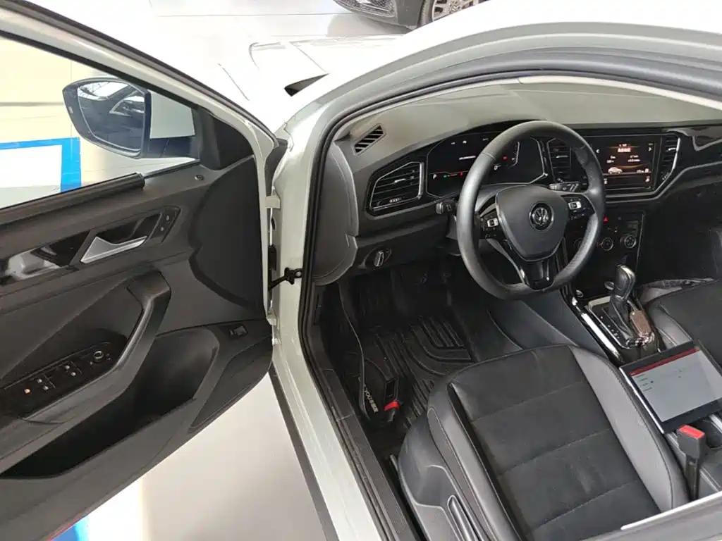 Volkswagen T-Roc 2020 — фото 16