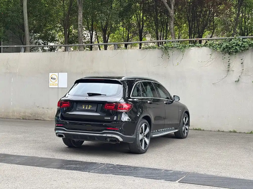 Mercedes-Benz GLC 2023