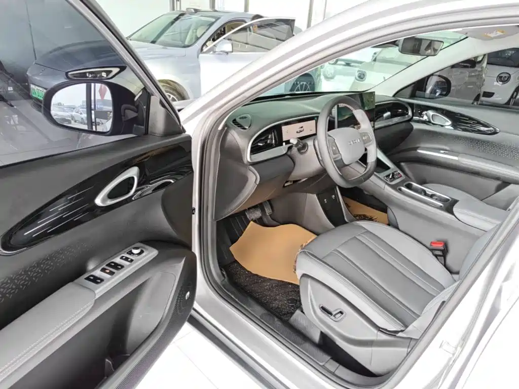 Geely Galaxy Starwish 2026 — фото 16