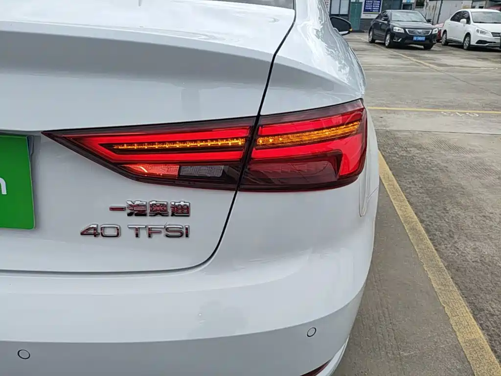 Audi A3 2018 — фото 8