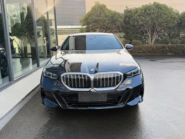 BMW 5 Series 2025