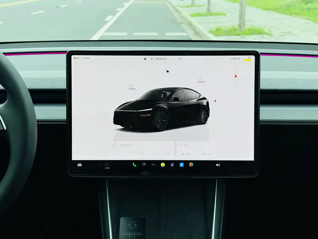 Tesla Model Y 2025 — фото 11