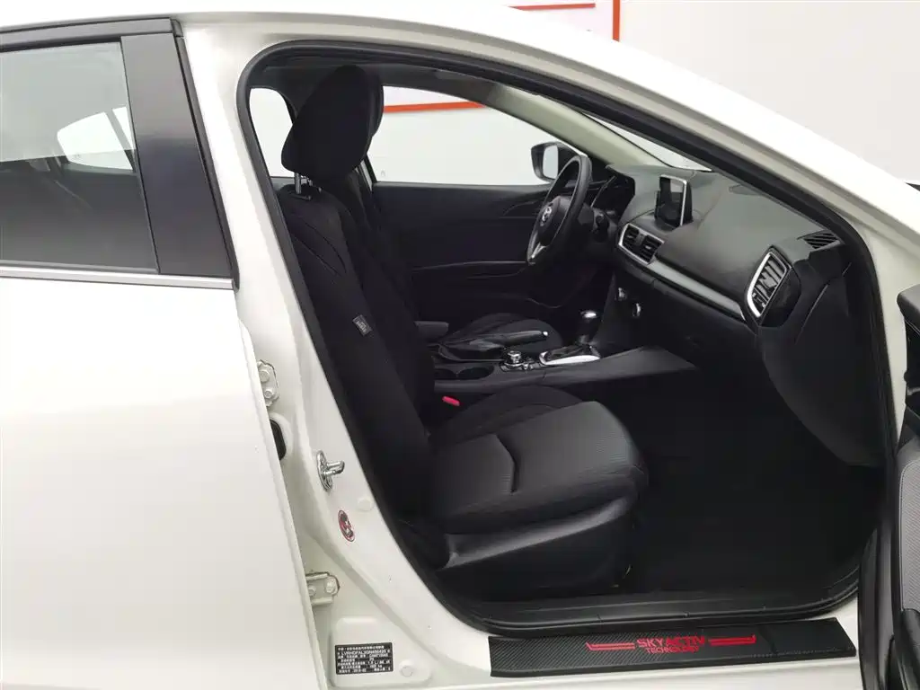 Mazda 3 Axela 2016 — фото 23