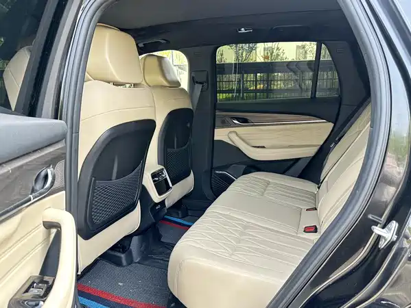 Geely Xingyue L 2025