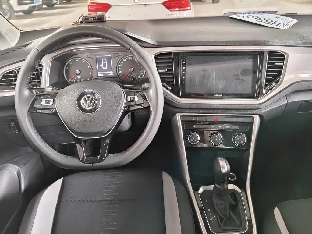 Volkswagen T-Roc 2019
