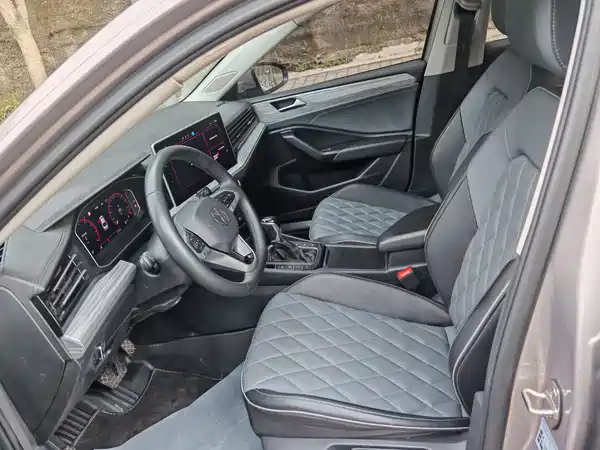 Volkswagen Sagitar 2023