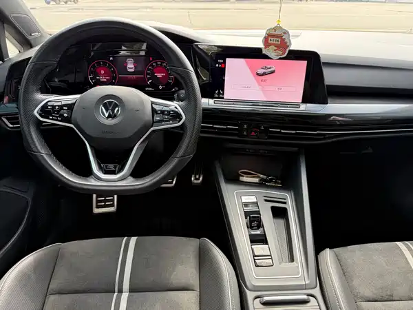 Volkswagen Golf 2022