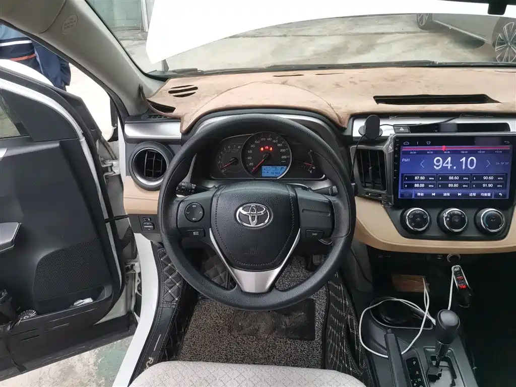 Toyota RAV4 2019 — фото 3