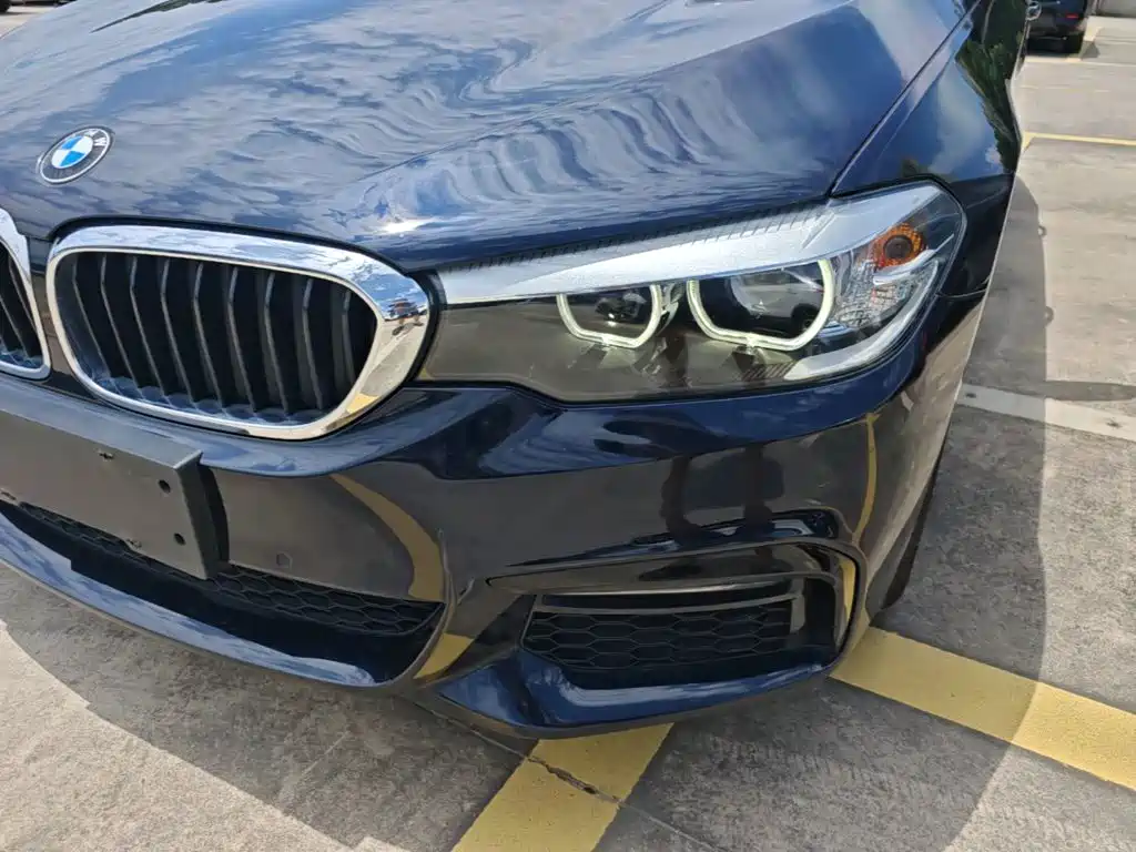 BMW 5 Series 2018 — фото 24