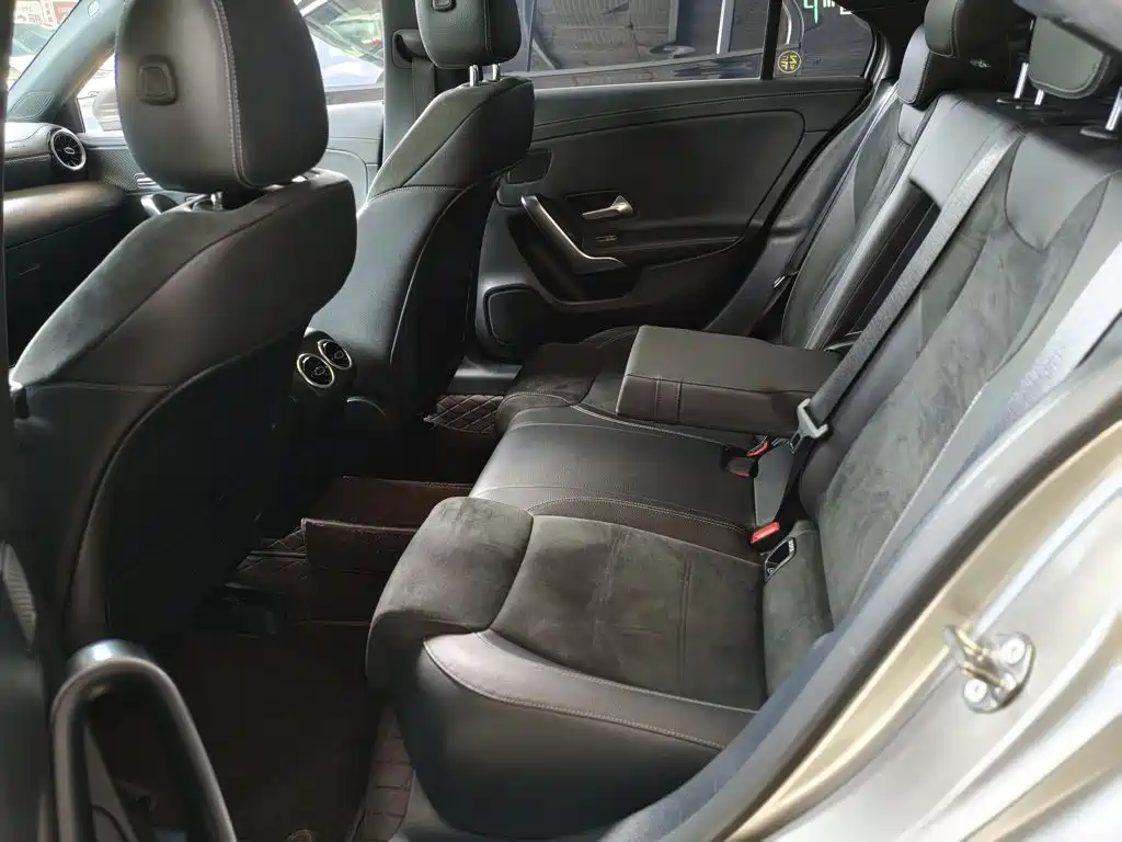 Mercedes-Benz A-Class 2019 — фото 17