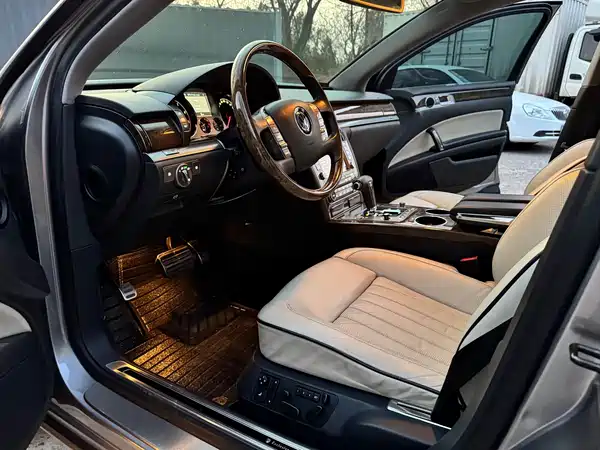 Volkswagen Phaeton 2013