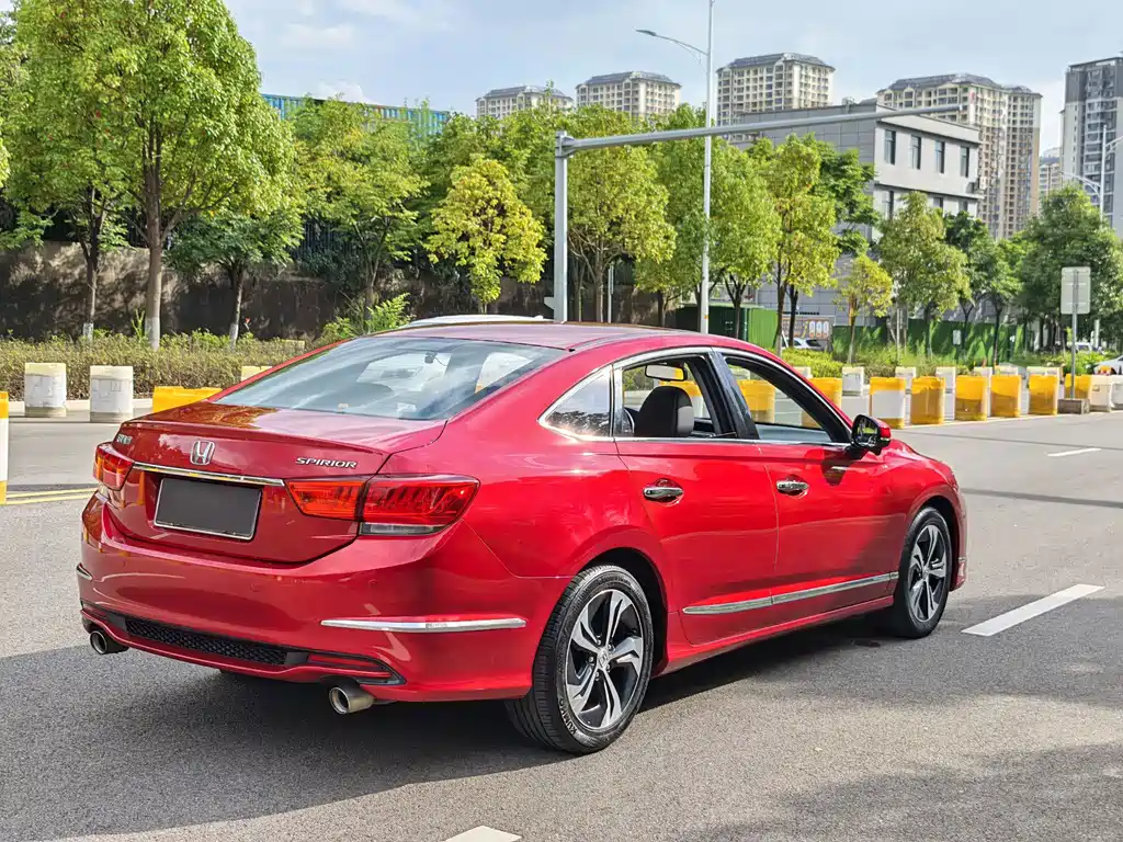 Honda Spirior 2016 — фото 12