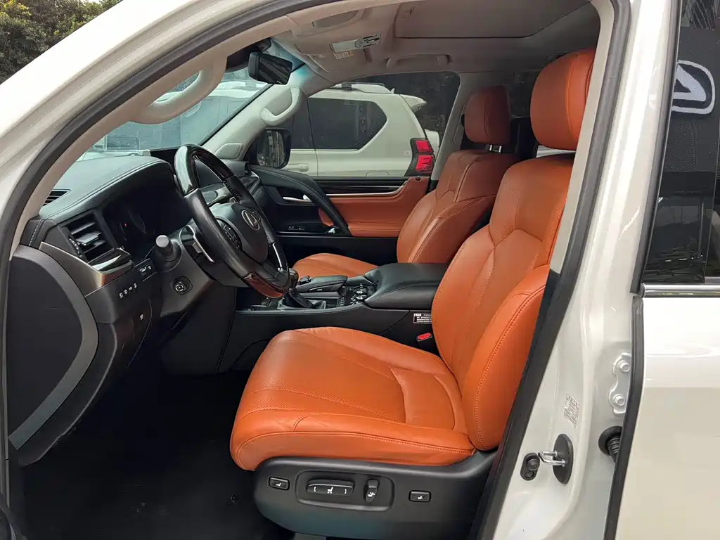 Lexus LX 2019