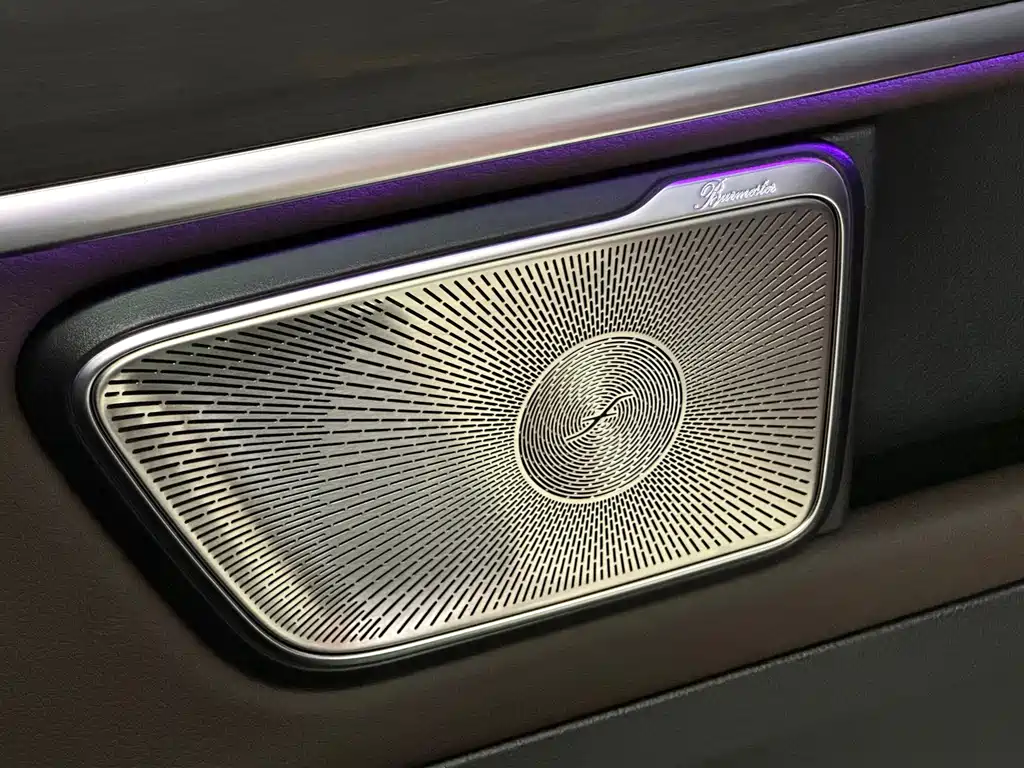 Mercedes-Benz V-Class 2024 — фото 16
