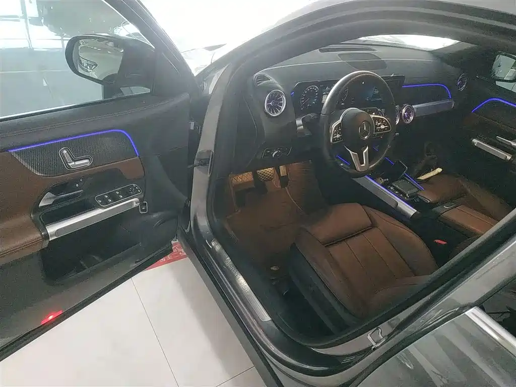 Mercedes-Benz GLB 2021 — фото 13