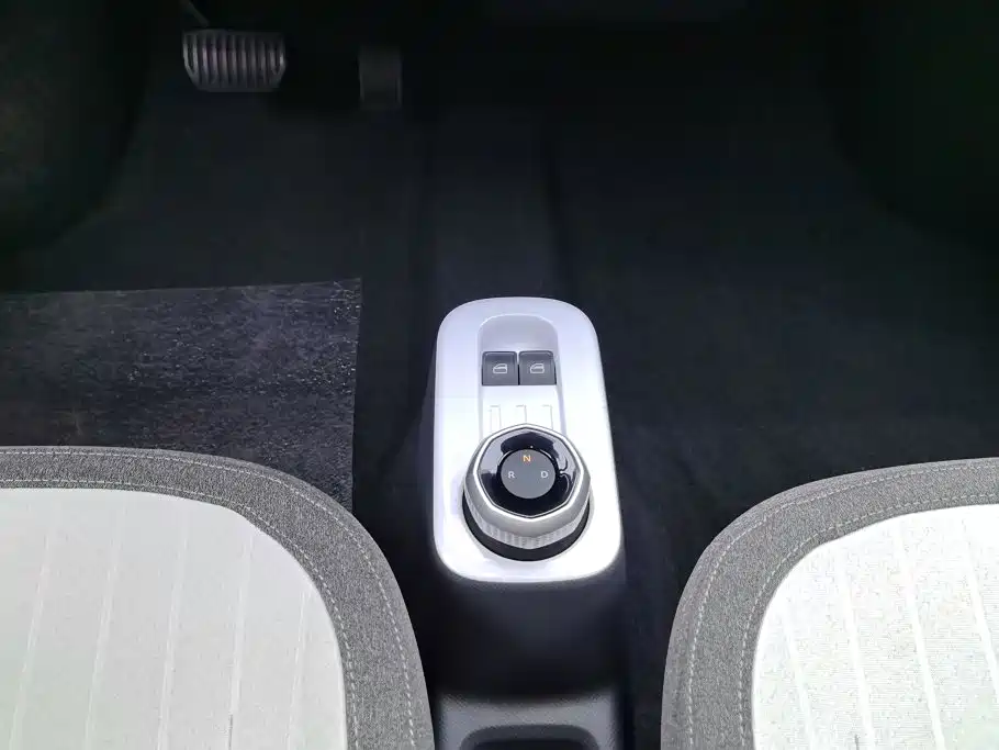 Geely Galaxy Panda 2025 — фото 16