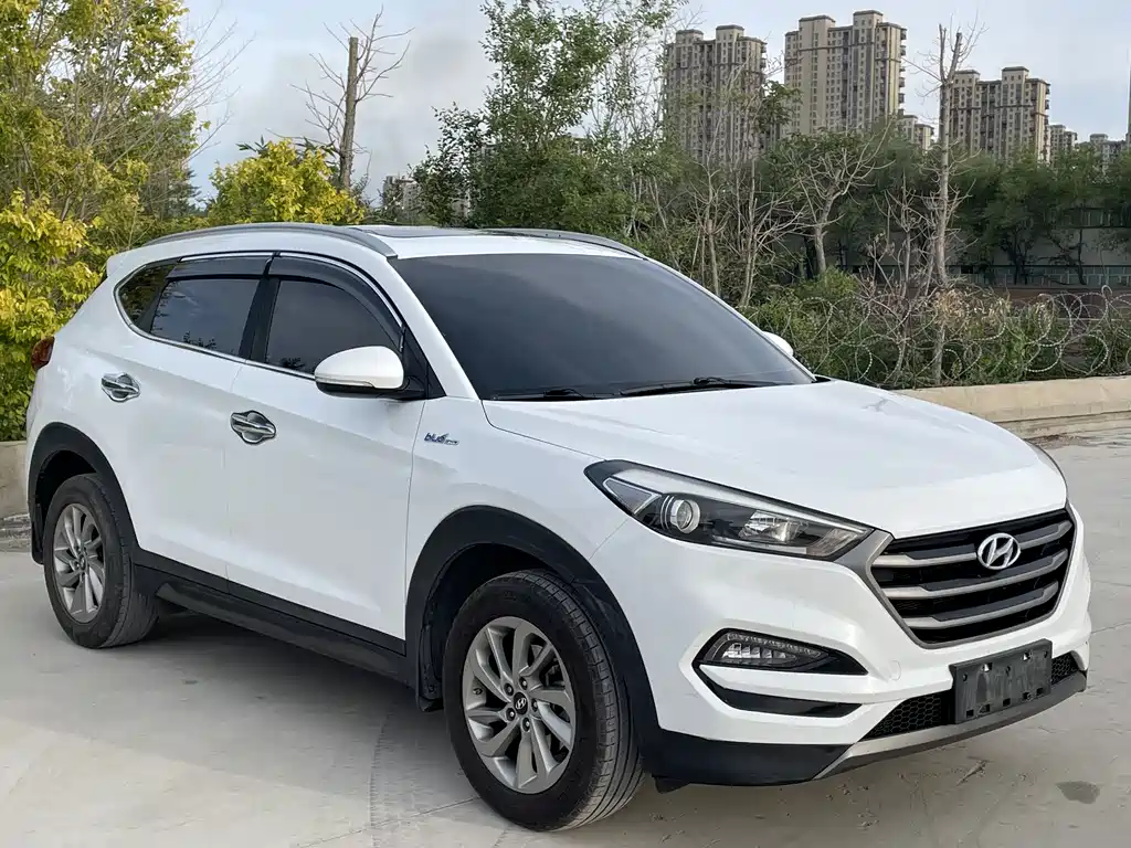 Hyundai Tucson 2015 — фото 3