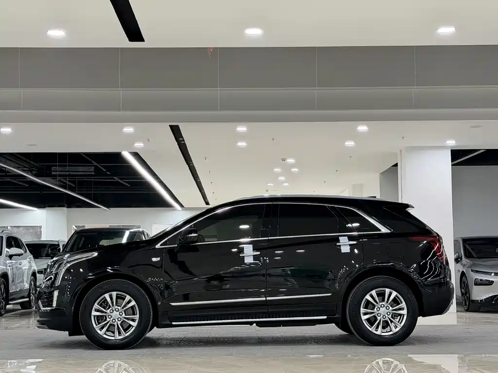Cadillac XT5 2022 — фото 3