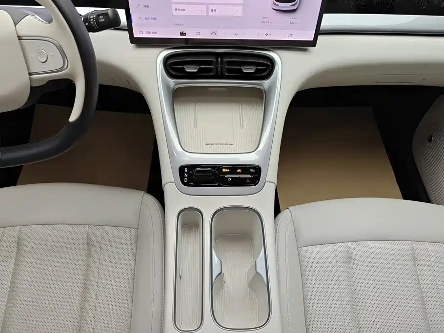 Geely Galaxy Starwish 2025 — фото 16