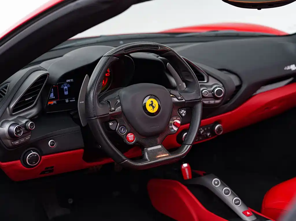 Ferrari 488 2019 — фото 16