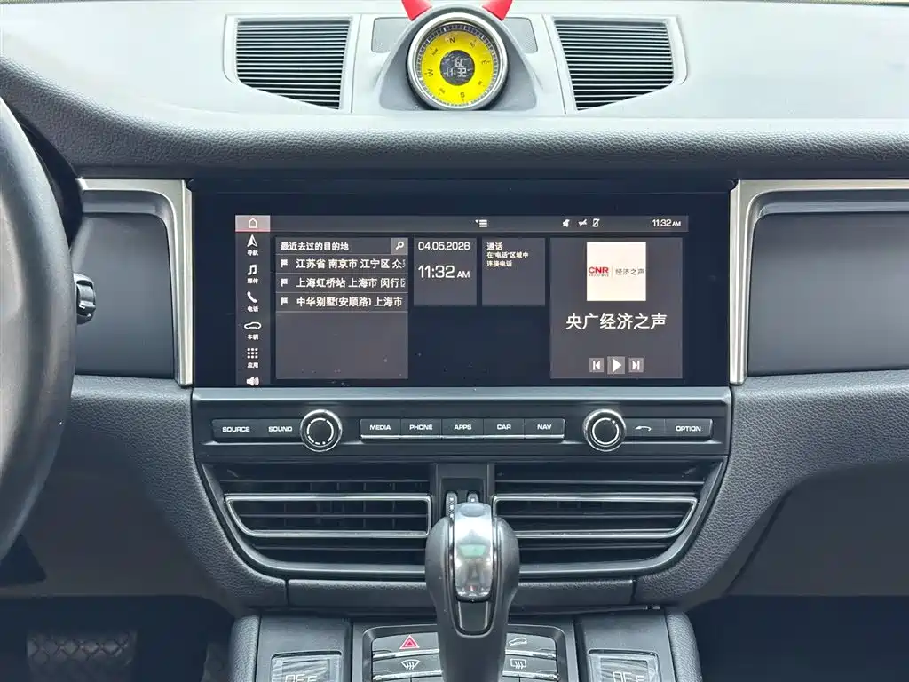 Porsche Macan 2019 — фото 17
