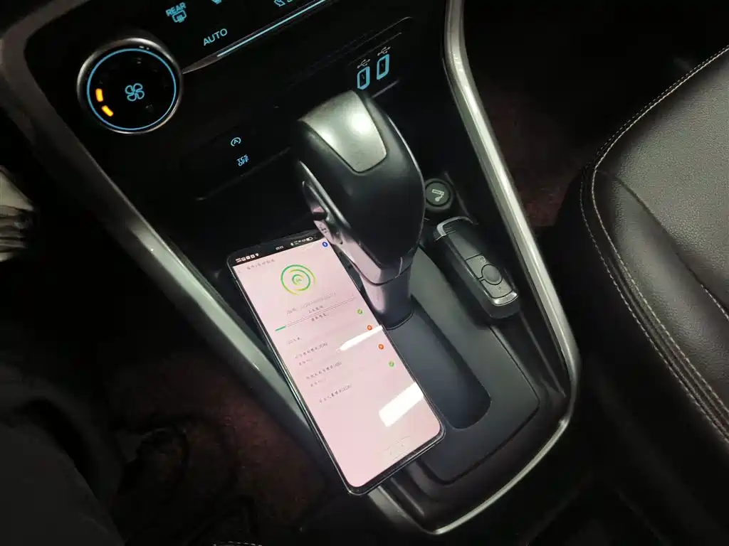 Ford EcoSport 2018 — фото 10