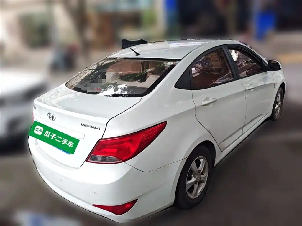 Hyundai Verna 2017 — фото 29