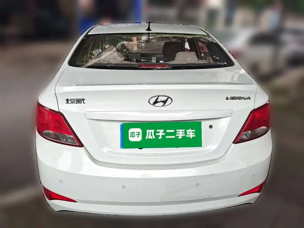 Hyundai Verna 2017 — фото 28