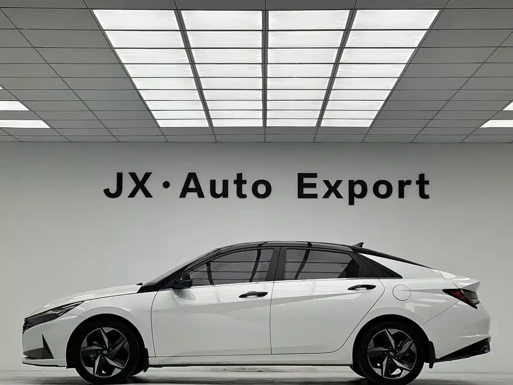 Hyundai Elantra 2022