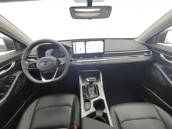 Geely Emgrand 2023