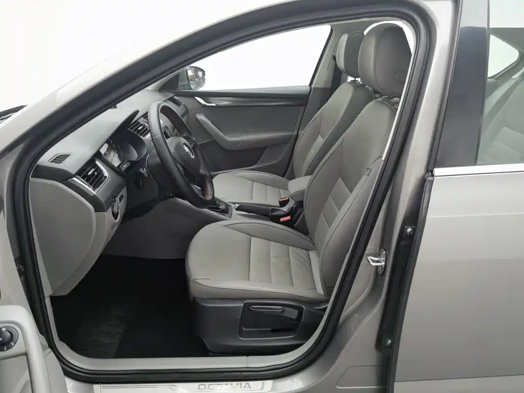 Skoda Octavia 2014 — фото 10