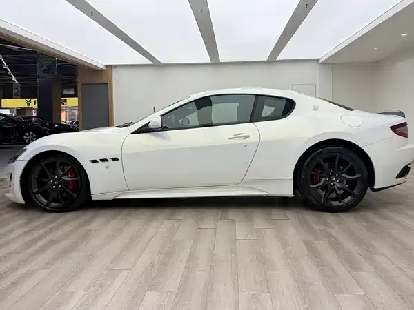 Maserati Granturismo 2013