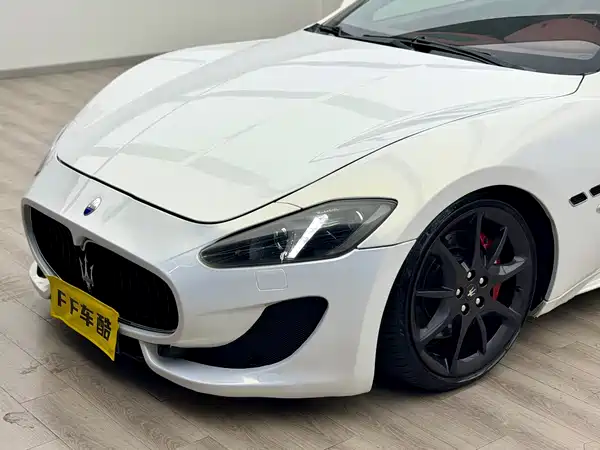 Maserati Granturismo 2013