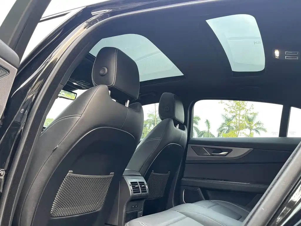 Jaguar XEL 2023 — фото 17