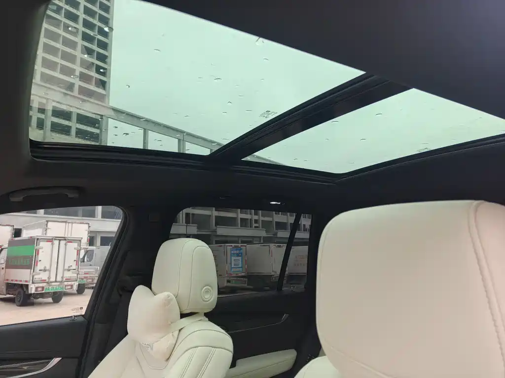 Cadillac XT6 2021 — фото 13