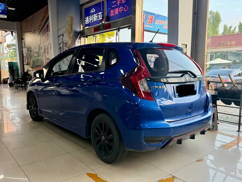 Honda Fit 2018 — фото 8