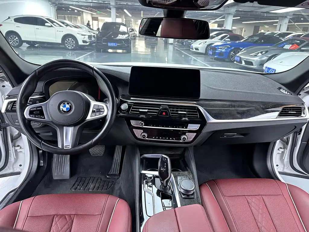 BMW 5 Series 2021 — фото 13