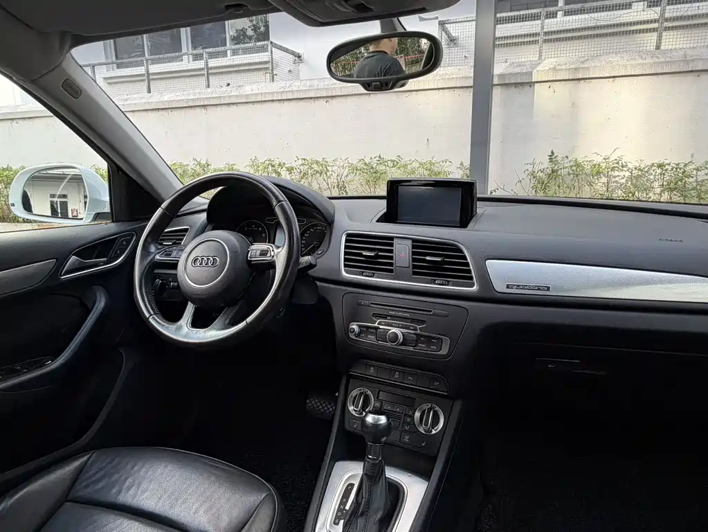 Audi Q3 2014 — фото 12
