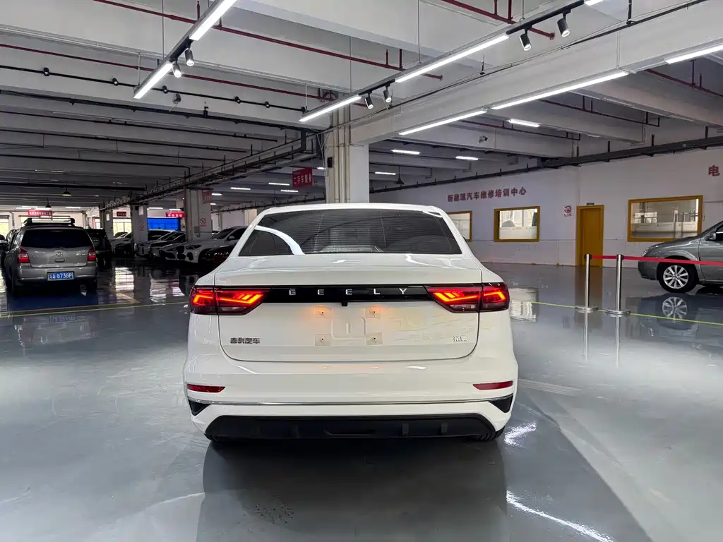 Geely Emgrand 2025