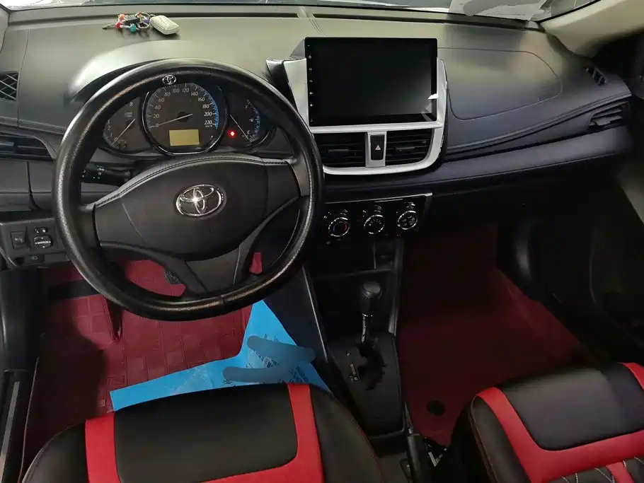 Toyota Yaris L 2016 — фото 12