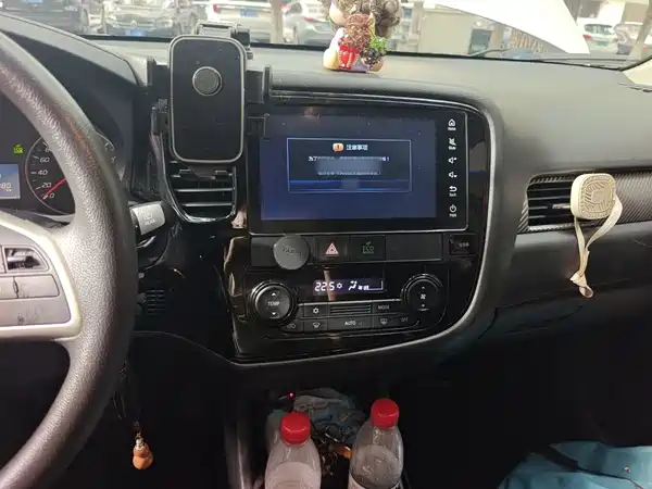 Mitsubishi Outlander 2016