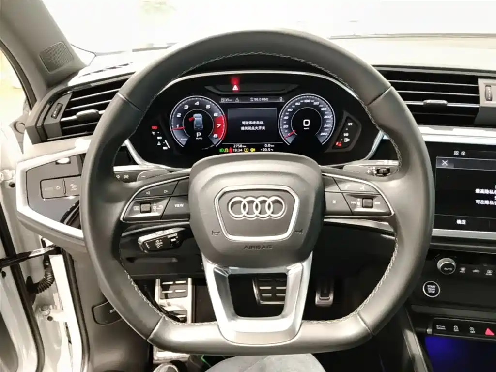 Audi Q3 2024 — фото 11
