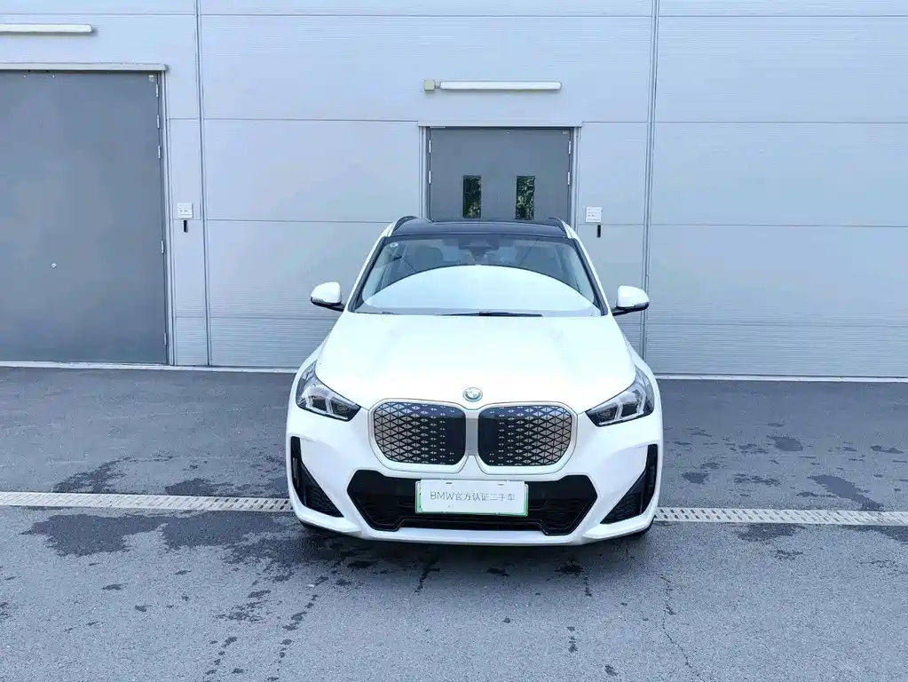 BMW iX1 2025 — фото 2