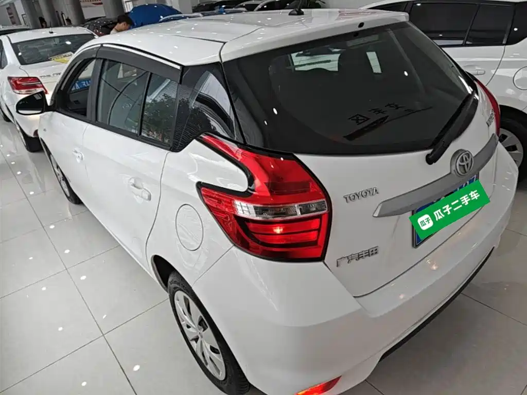 Toyota Yaris L 2017 — фото 5