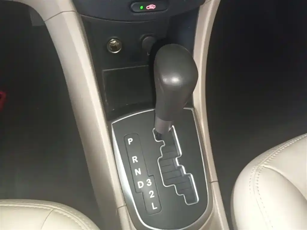 Hyundai Verna 2016 — фото 14