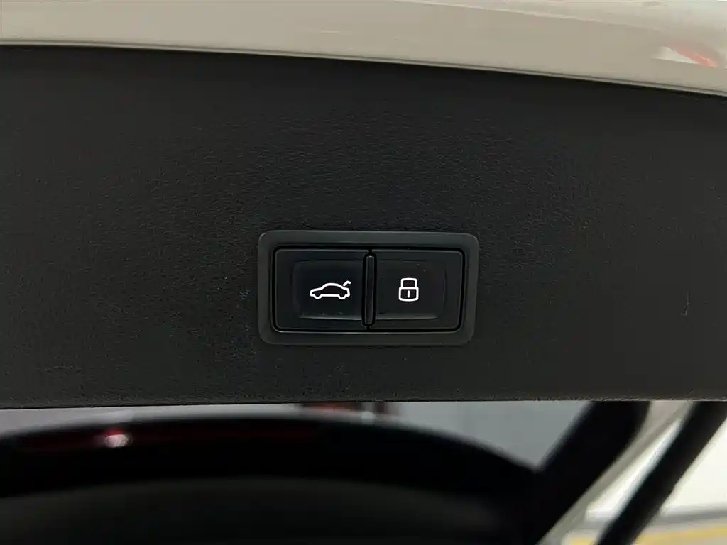 Audi Q2L 2022 — фото 8
